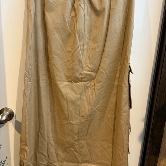 Elegant Tan Maxi Skirt - Picture 3 of 3